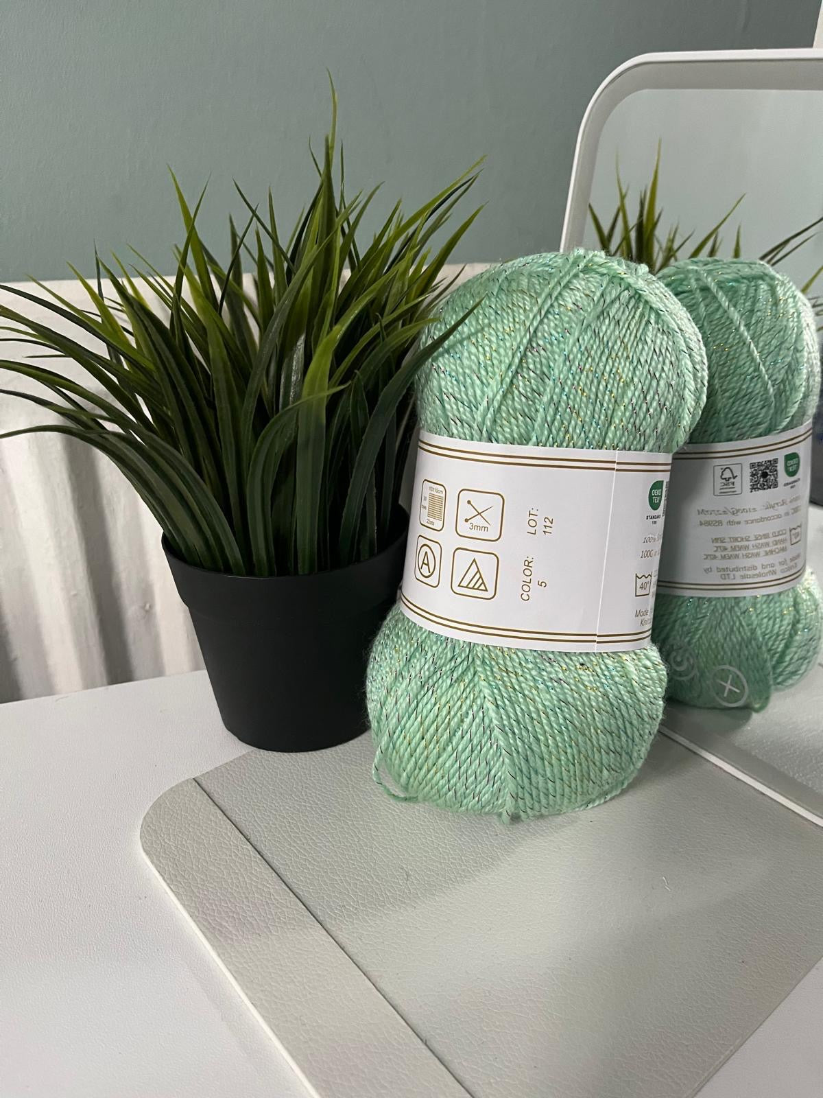 GOF Glittery Yarn 05