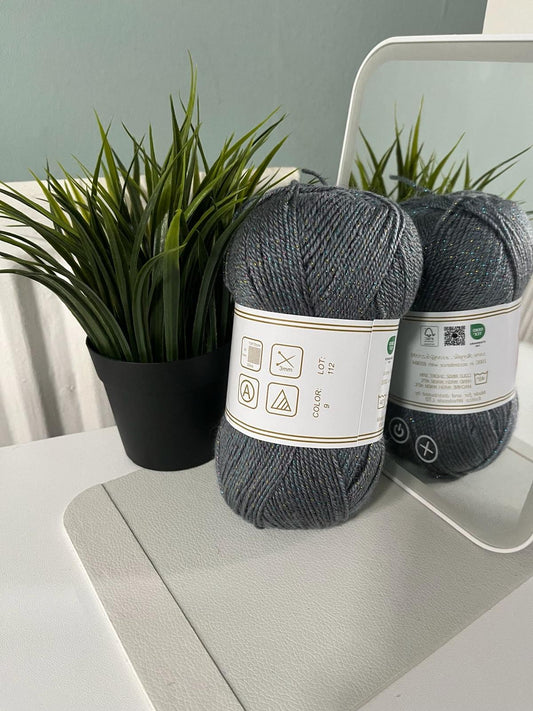 GOF Glittery Yarn 09