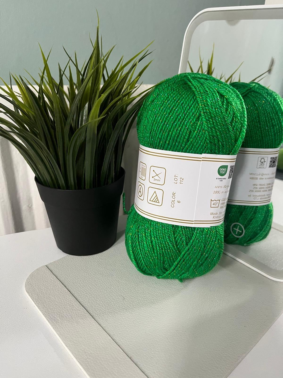 GOF Glittery Yarn 06